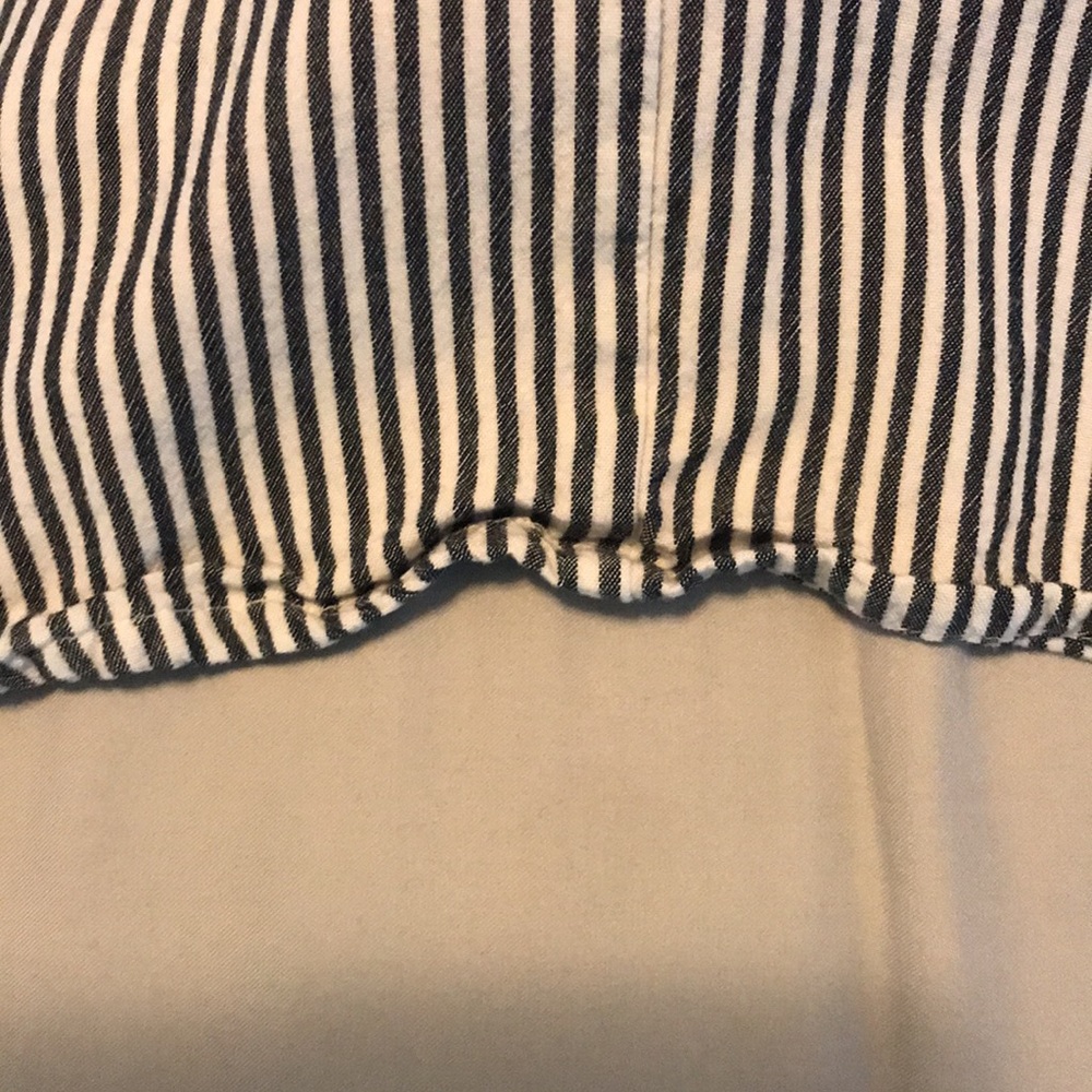 Universal Thread - Size L - Picture 5 of 5